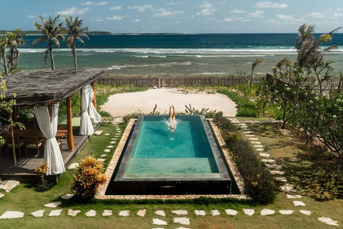 Rote Island hotel