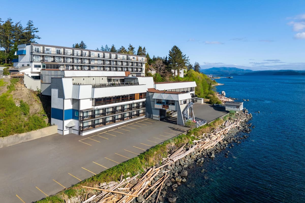 Anchor Inn & Suites - Best Western Signature Collection Hotel photo 1