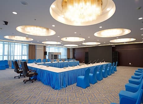 Beijing Palace Soluxe Hotel Astana photo 2