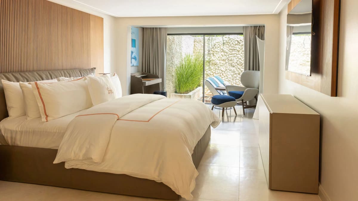 Blue Monkey Hotel & Beach Club photo 2