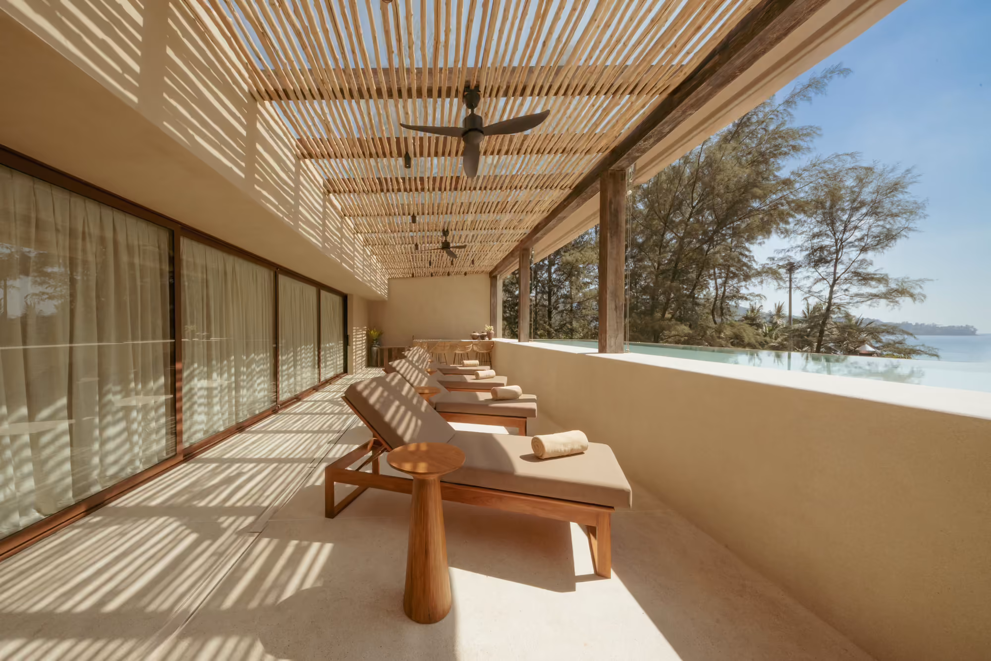Café del Mar Phuket Suites & Penthouse photo 4
