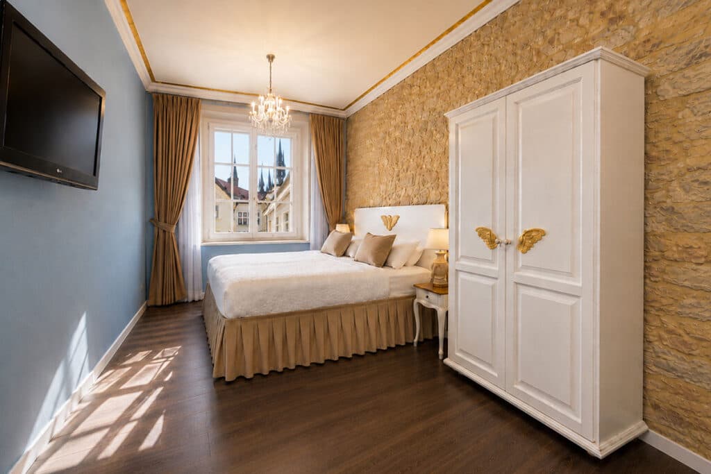Caroline Old Town Square Hotel photo 2