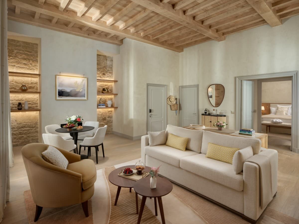 Château la Commaraine Hotel, Spa & Cuverie photo 1
