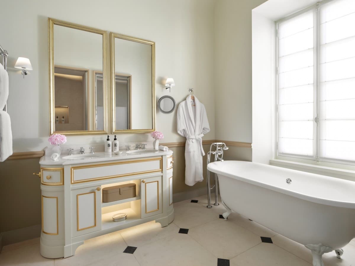 Château la Commaraine Hotel, Spa & Cuverie photo 2