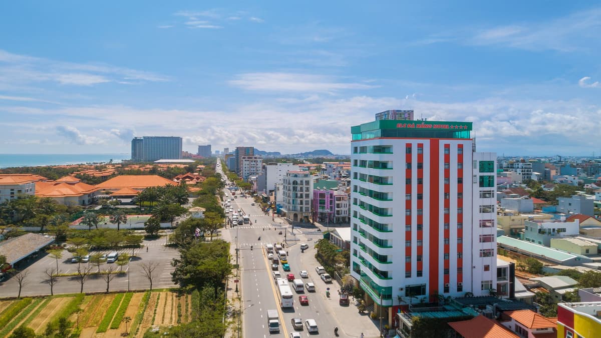 ELC Luxury Hotel Danang photo 1