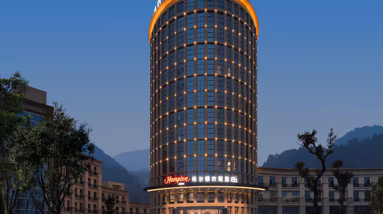 Hampton By Hilton Luoyang Xinyi Street photo 1