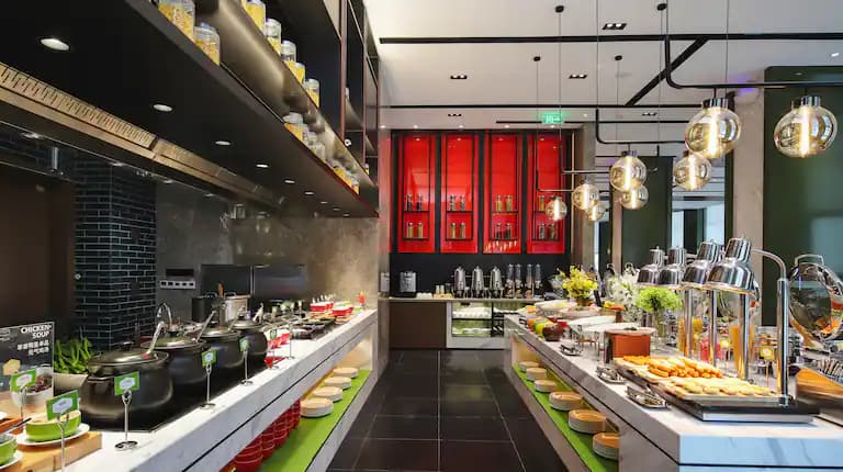 Hampton By Hilton Luoyang Xinyi Street photo 3
