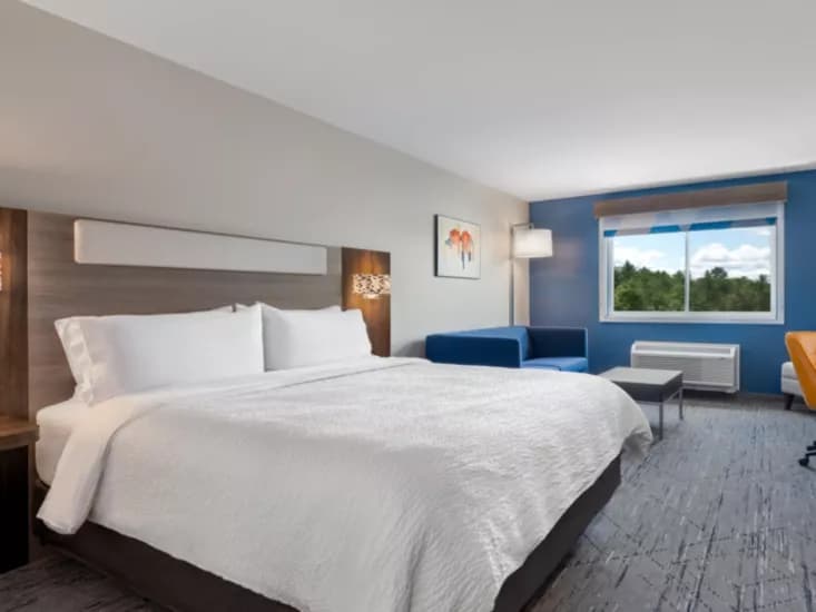 Holiday Inn Express & Suites Pittsfield-Lenox-Berkshires by IHG photo 5