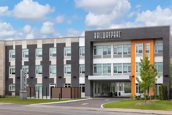 Hotel Railwayparc Montreal, Tapestry Collection by Hilton photo 1