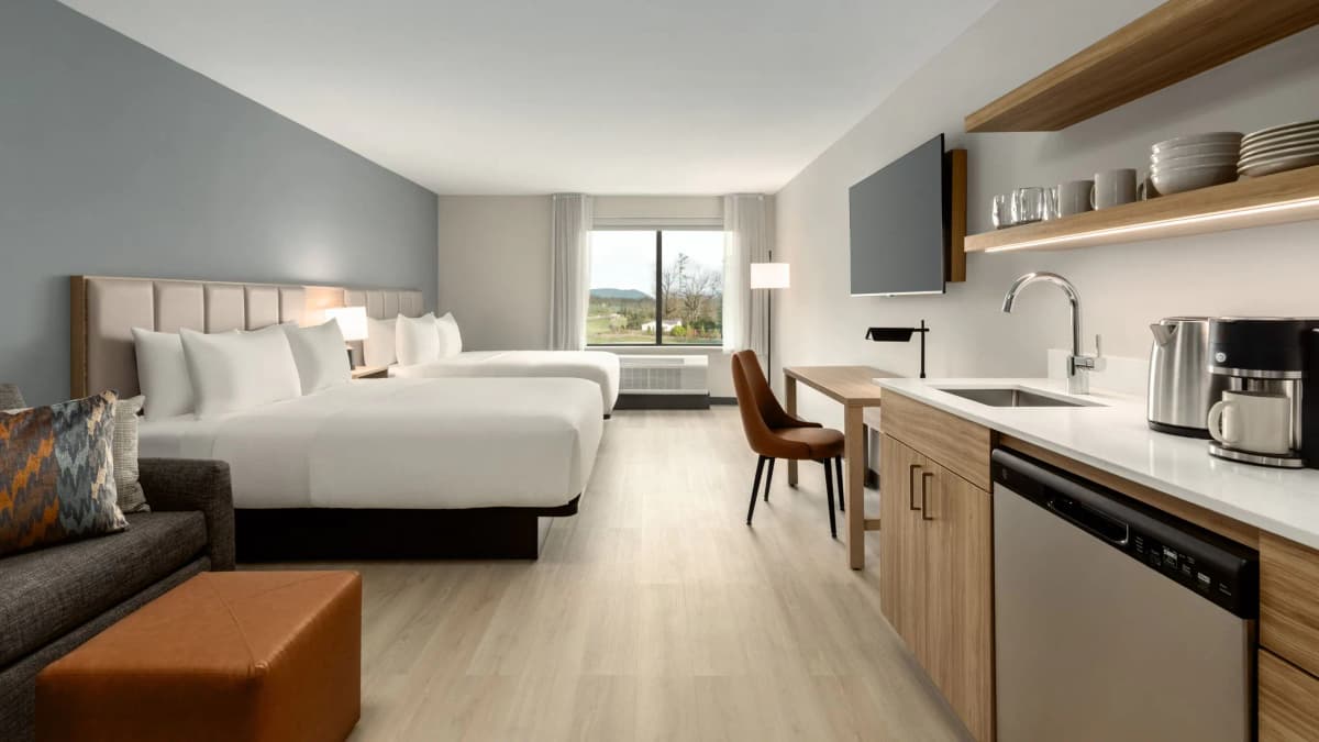 Hyatt Studios Harrisonburg photo 3