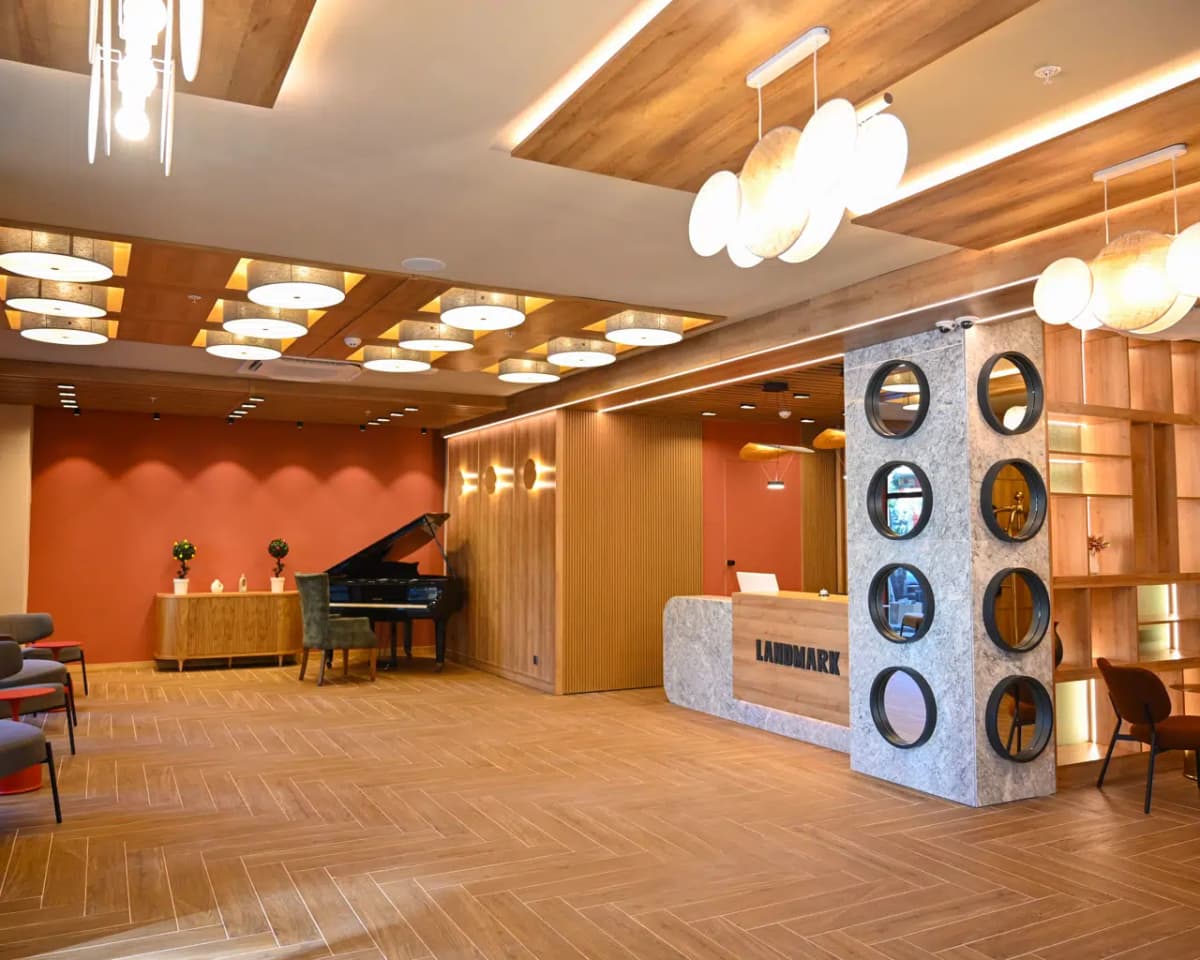 Landmark Hotel photo 2