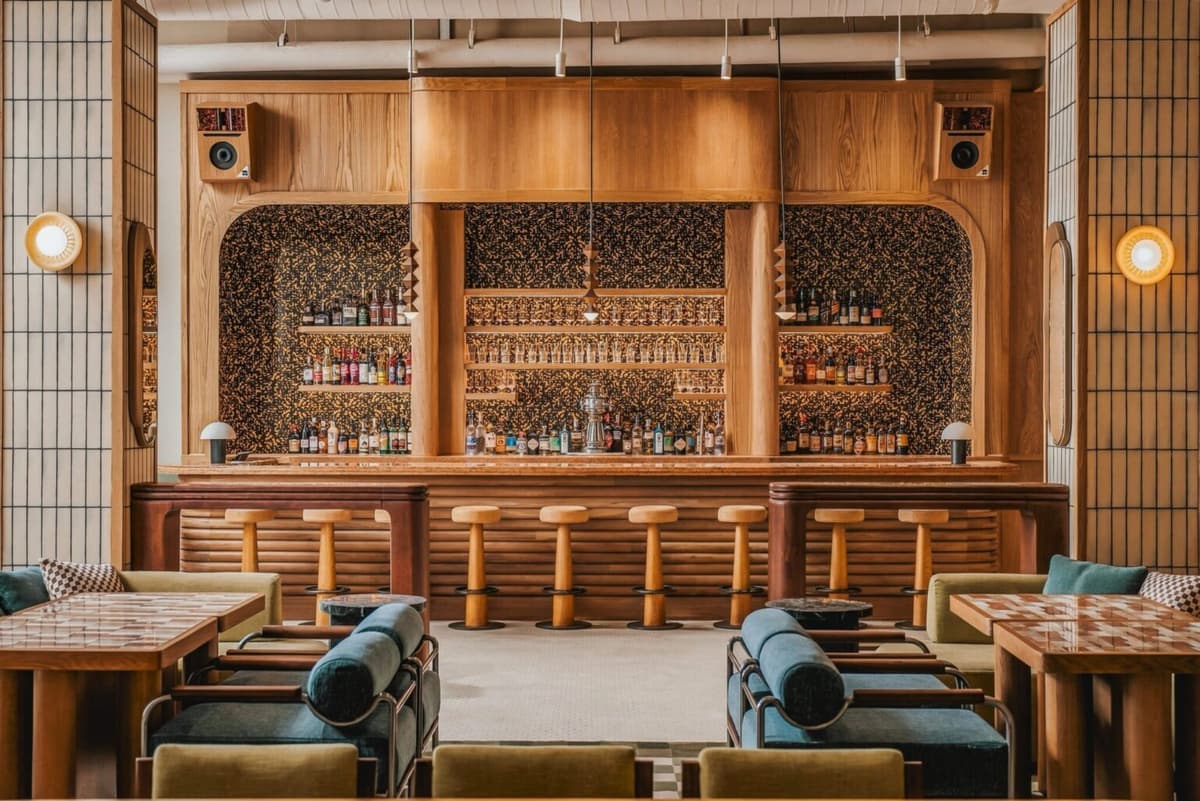 Recess Hotel & Club photo 4
