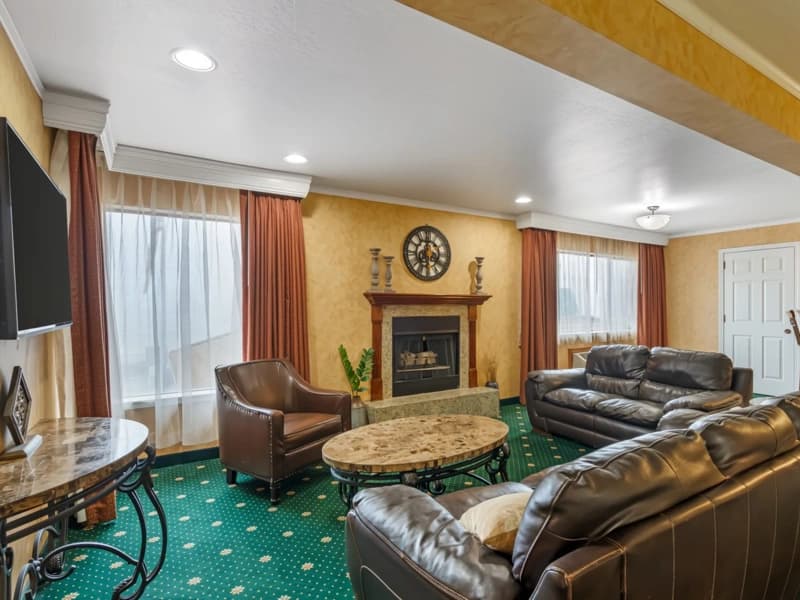 Red Lion Hotel Rogue Regency Medford Airport photo 2