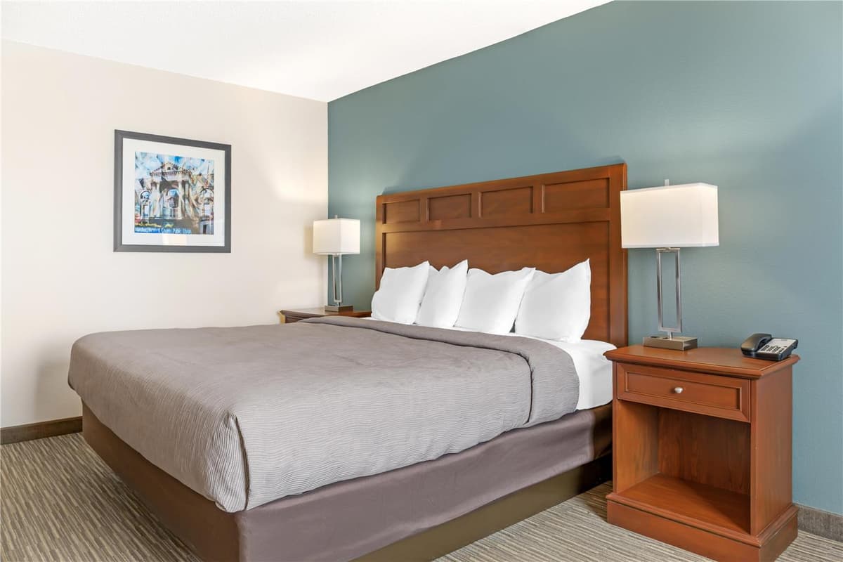 Red Lion Inn & Suites Bucyrus North photo 4