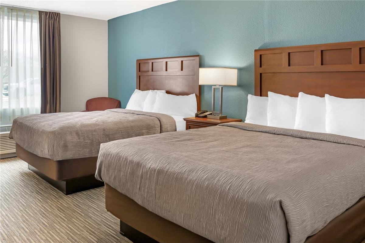 Red Lion Inn & Suites Bucyrus North photo 3