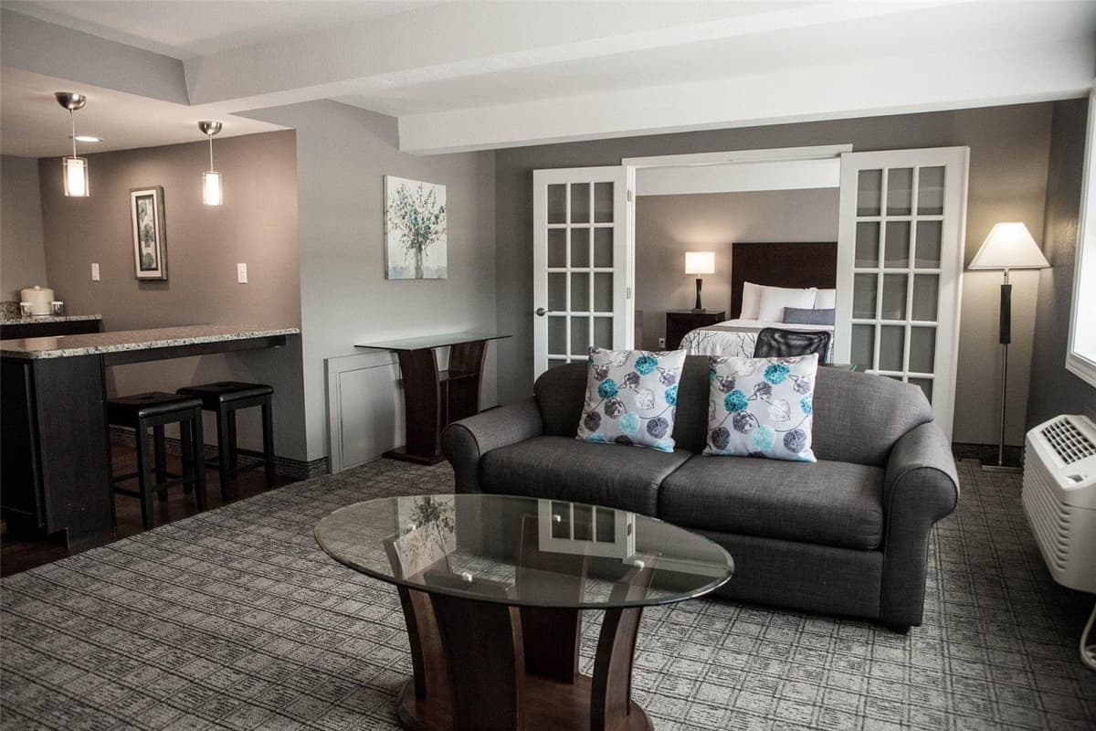 Red Lion Inn & Suites Urbana photo 2