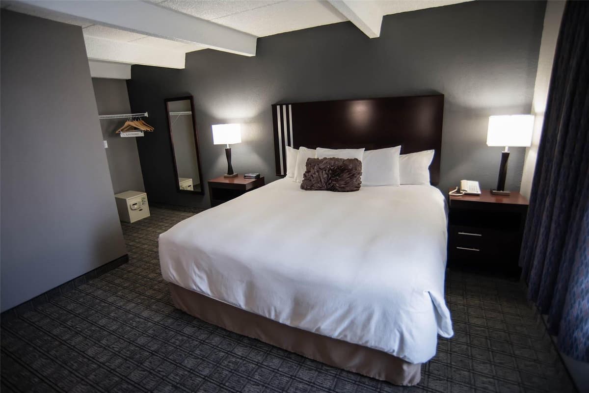 Red Lion Inn & Suites Urbana photo 4