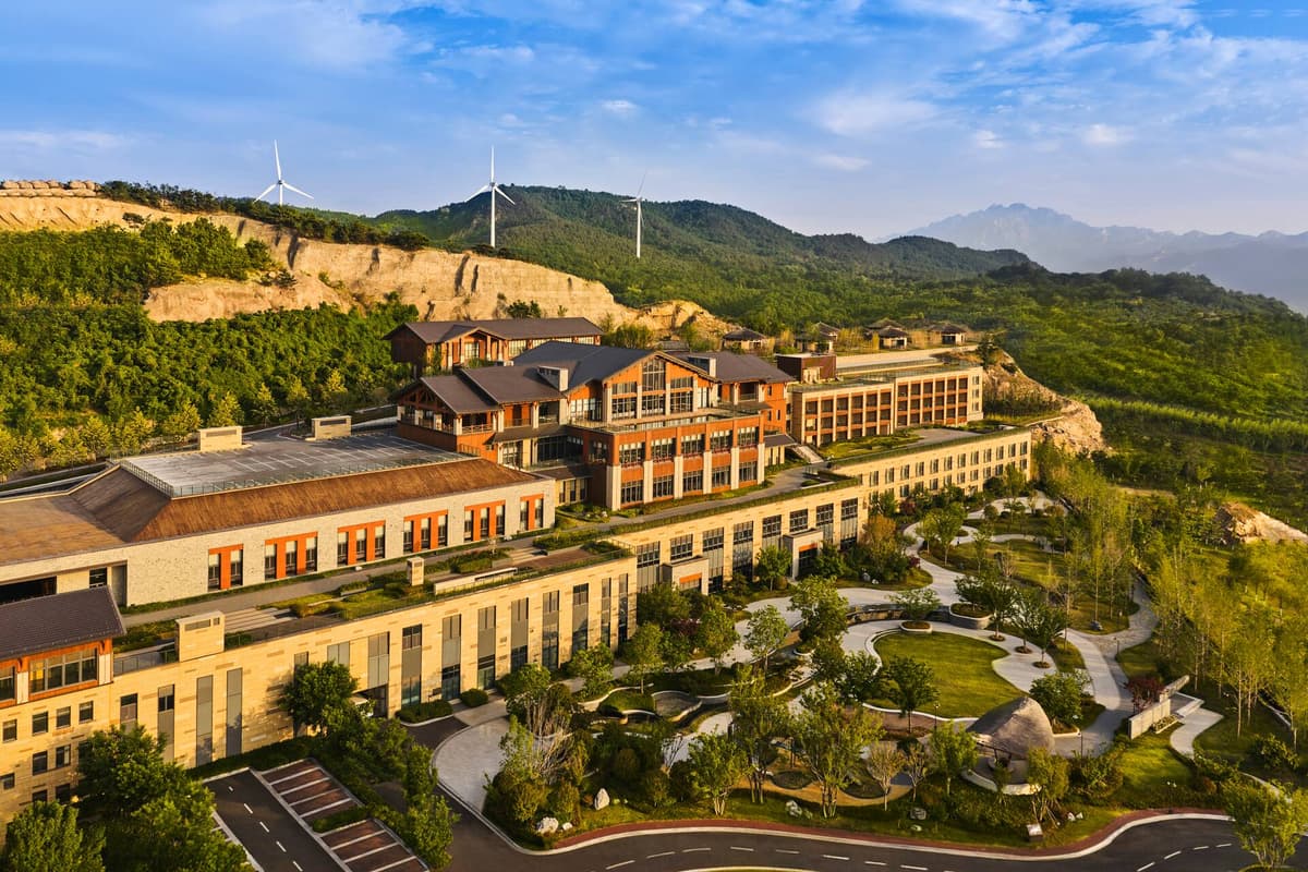 Secan Hotel Qingdao, Curio Collection By Hilton photo 1