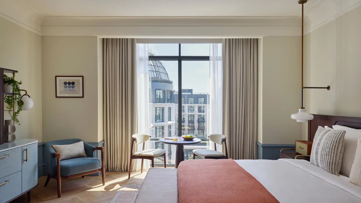 Warmer Innenraum im Six Senses London in The Whiteley