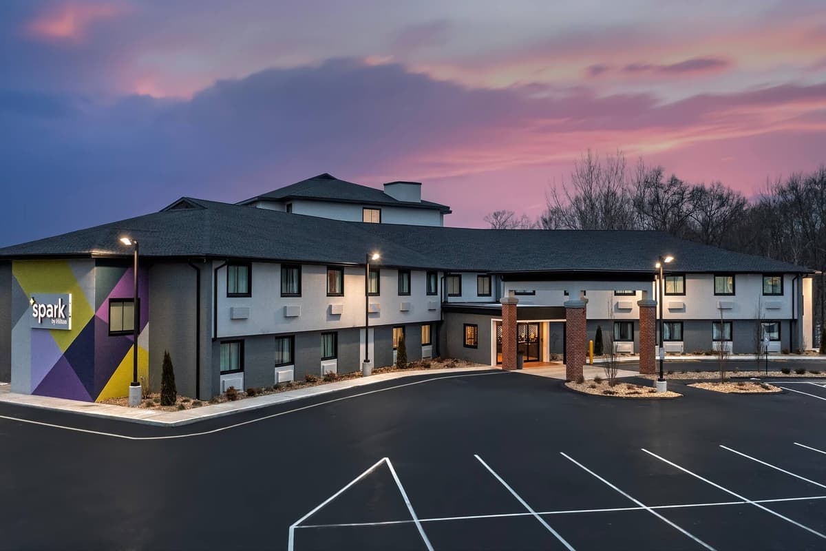 Spark by Hilton Northborough photo 1