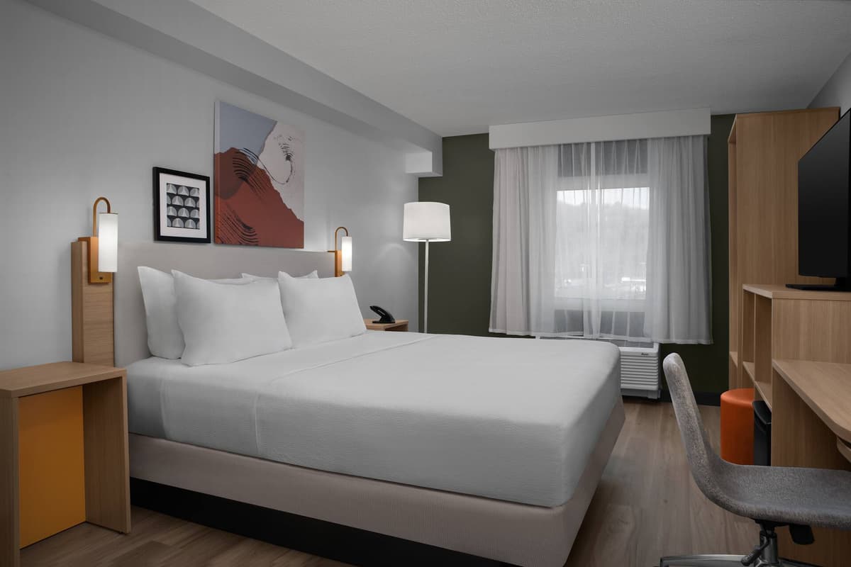 Spark by Hilton Northborough photo 2