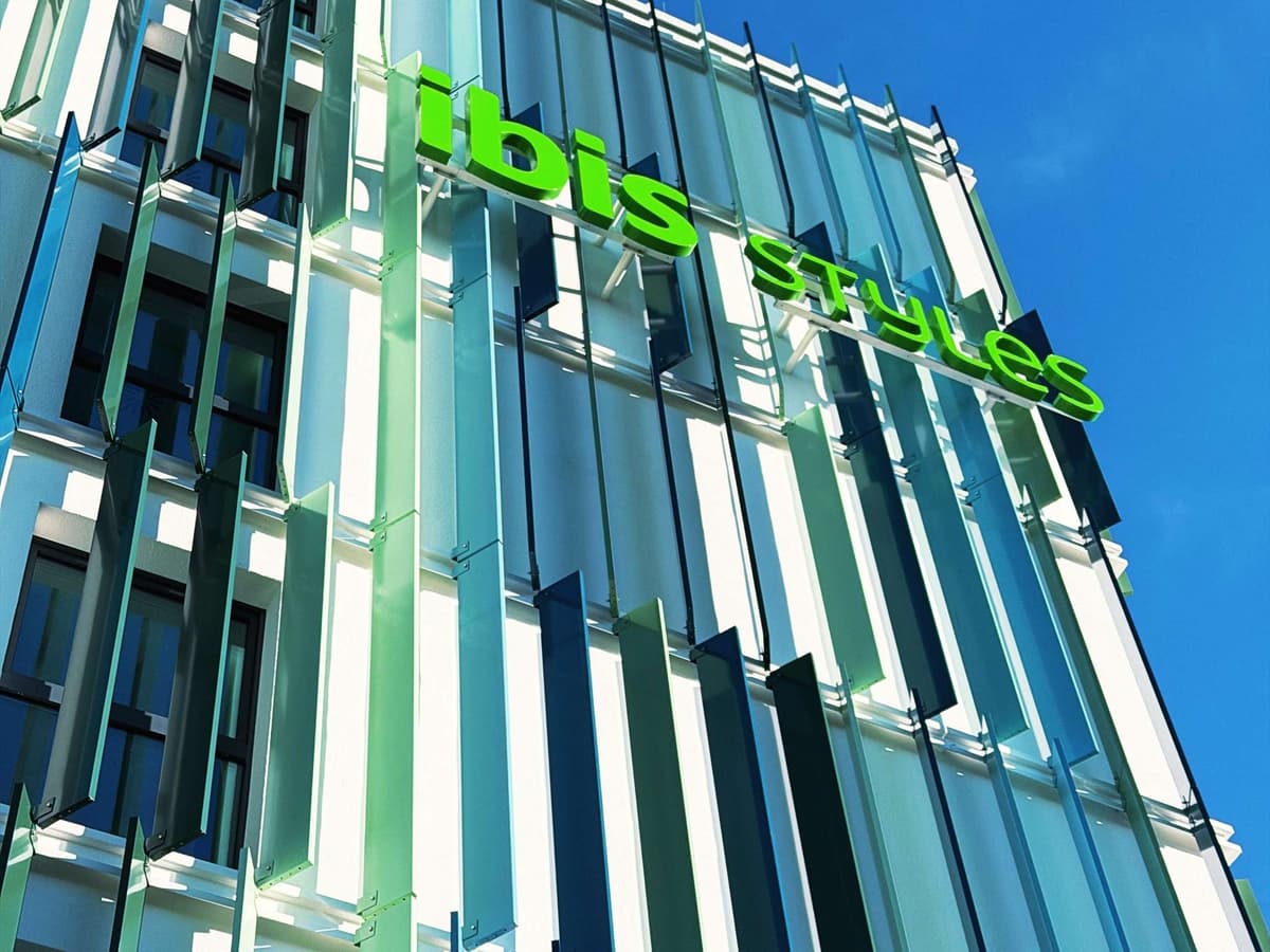 Facade de l'ibis Styles Muenchen Airport pres de l'aeroport de Munich